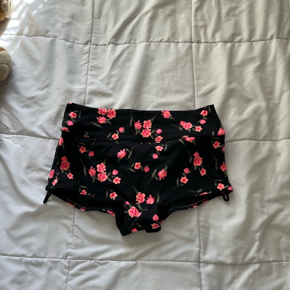Victoria's Secret Black and Pink Floral Women's Shorts